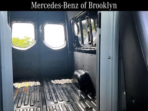 Used 2023 Mercedes-Benz Sprinter 2500 image 31