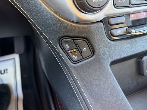 Used 2019 GMC Yukon SLT image 31