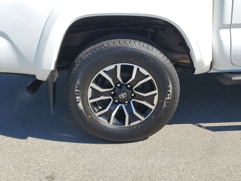 Certified 2023 Toyota Tacoma TRD Sport image 5