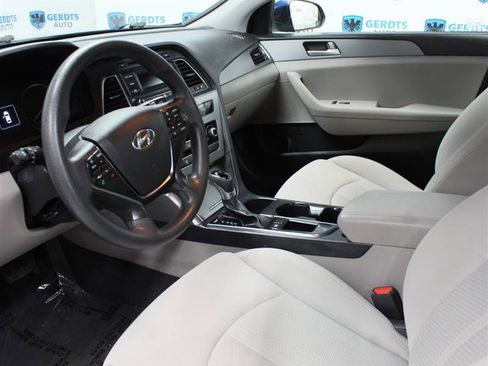 Used 2016 Hyundai Sonata SE image 7