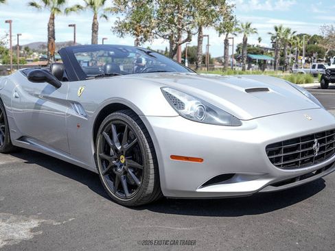 Used 2012 Ferrari California RWD image 12
