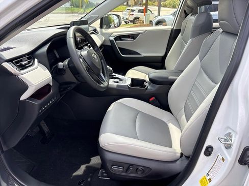 Used 2025 Toyota RAV4 Limited w/ Advanced Technology Package AWD/4WD image 7