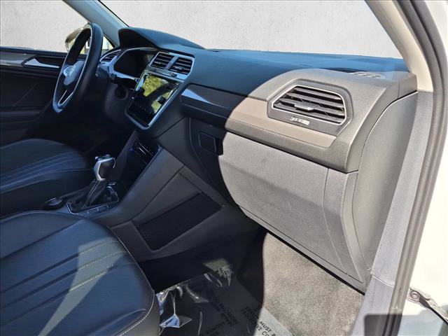 Used 2024 Volkswagen Tiguan SE AWD/4WD image 28