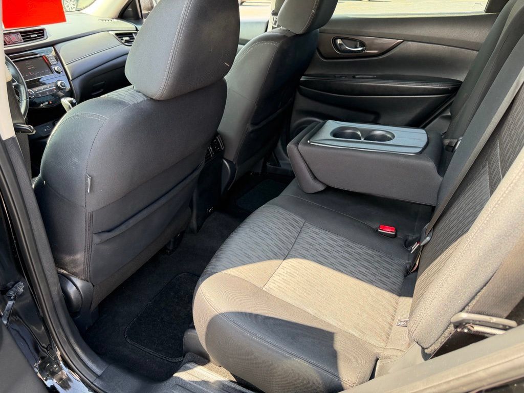 Used 2019 Nissan Rogue S w/ Special Edition Package FWD image 17