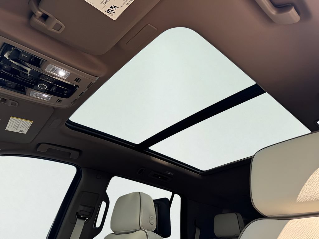 New 2026 GMC Yukon Denali w/ Denali Reserve Package AWD/4WD image 8