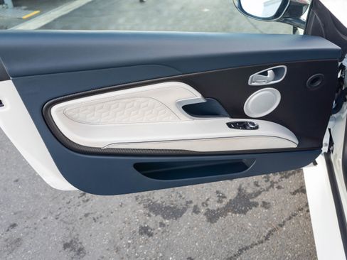 Used 2019 Aston Martin DBS Superleggera image 14