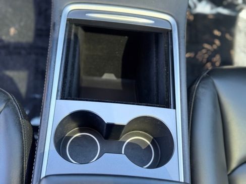 Used 2024 Tesla Model Y Performance AWD/4WD image 17