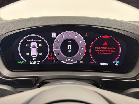Certified 2025 Porsche Cayenne AWD/4WD image 19