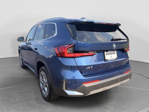 Used 2023 BMW X1 xDrive28i AWD/4WD image 3
