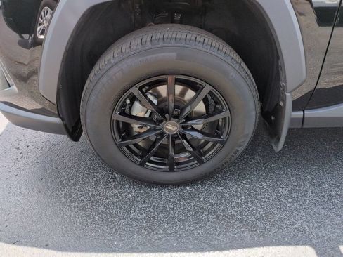 Certified 2025 Toyota RAV4 LE FWD image 27