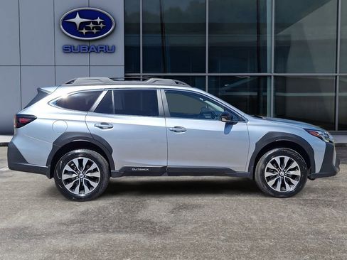 Certified 2025 Subaru Outback Limited AWD/4WD image 8