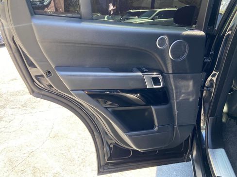 Used 2014 Land Rover Range Rover Supercharged image 25