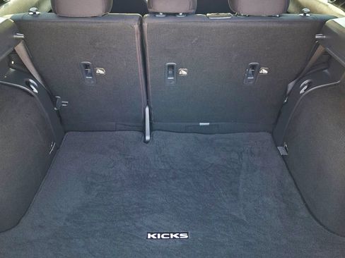 Used 2021 Nissan Kicks S FWD image 12