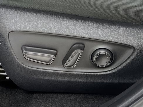 Used 2022 Toyota RAV4 XLE image 16