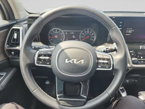 Certified 2023 Kia Sorento S w/ Panoramic Sunroof Package AWD/4WD image 13