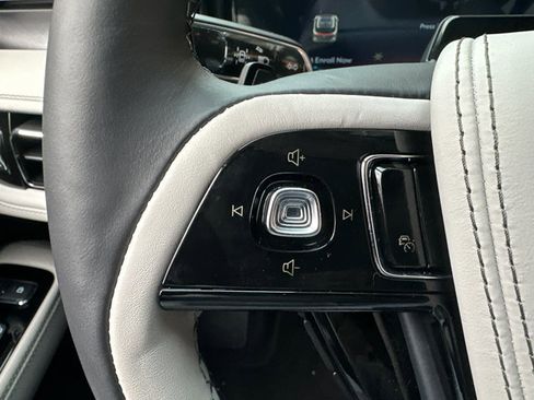 Used 2025 Lincoln Aviator AWD w/ Equipment Group 101A image 19