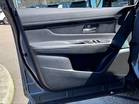 Certified 2025 Nissan Murano SV w/ Cargo Package AWD/4WD image 9