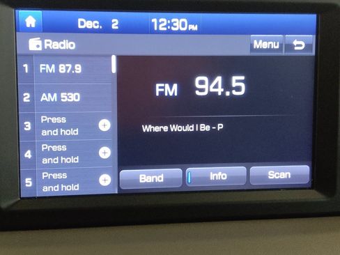 Used 2020 Hyundai Santa Fe SE image 25