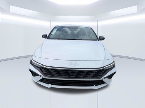 Certified 2026 Hyundai Elantra SEL FWD image 9