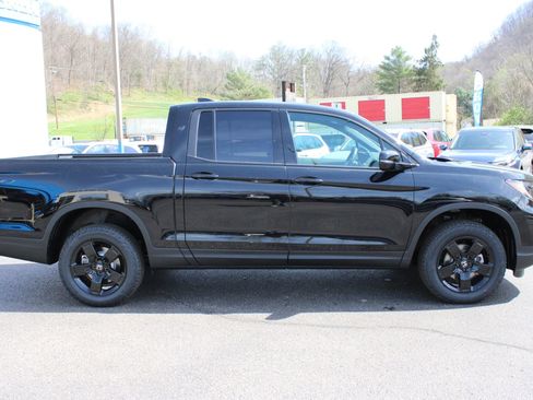 New 2026 Honda Ridgeline Black Edition image 4