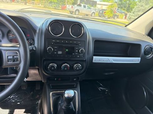 Used 2014 Jeep Compass Sport FWD image 11