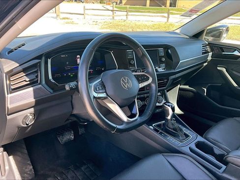 Used 2024 Volkswagen Jetta SE image 12