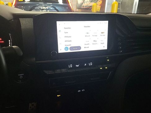 Used 2025 Toyota Camry SE w/ Convenience Package FWD image 7