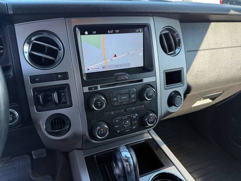 Used 2017 Ford Expedition Limited w/ Equipment Group 301A RWD image 17