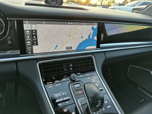 Used 2017 Porsche Panamera Turbo image 82