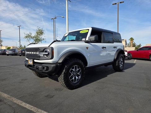 Certified 2025 Ford Bronco Badlands image 2