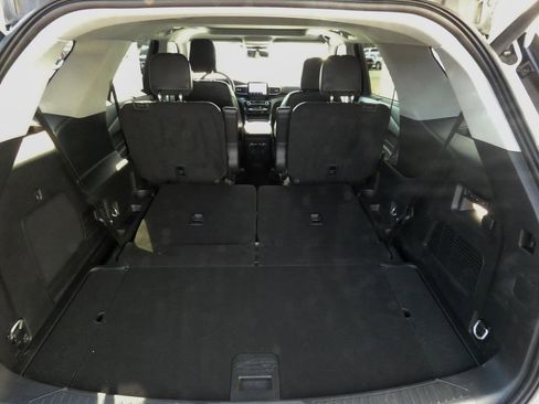 Used 2023 Ford Explorer Limited w/ Equipment Group 301A image 30