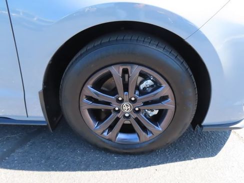 Used 2024 Toyota Sienna XSE w/ XSE Premium Package AWD/4WD image 10