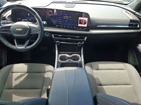 Used 2025 Chevrolet Traverse LT w/ Enhanced Driving Package FWD image 11