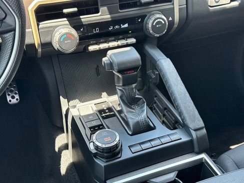 Used 2024 Toyota Tacoma TRD Sport AWD/4WD image 23