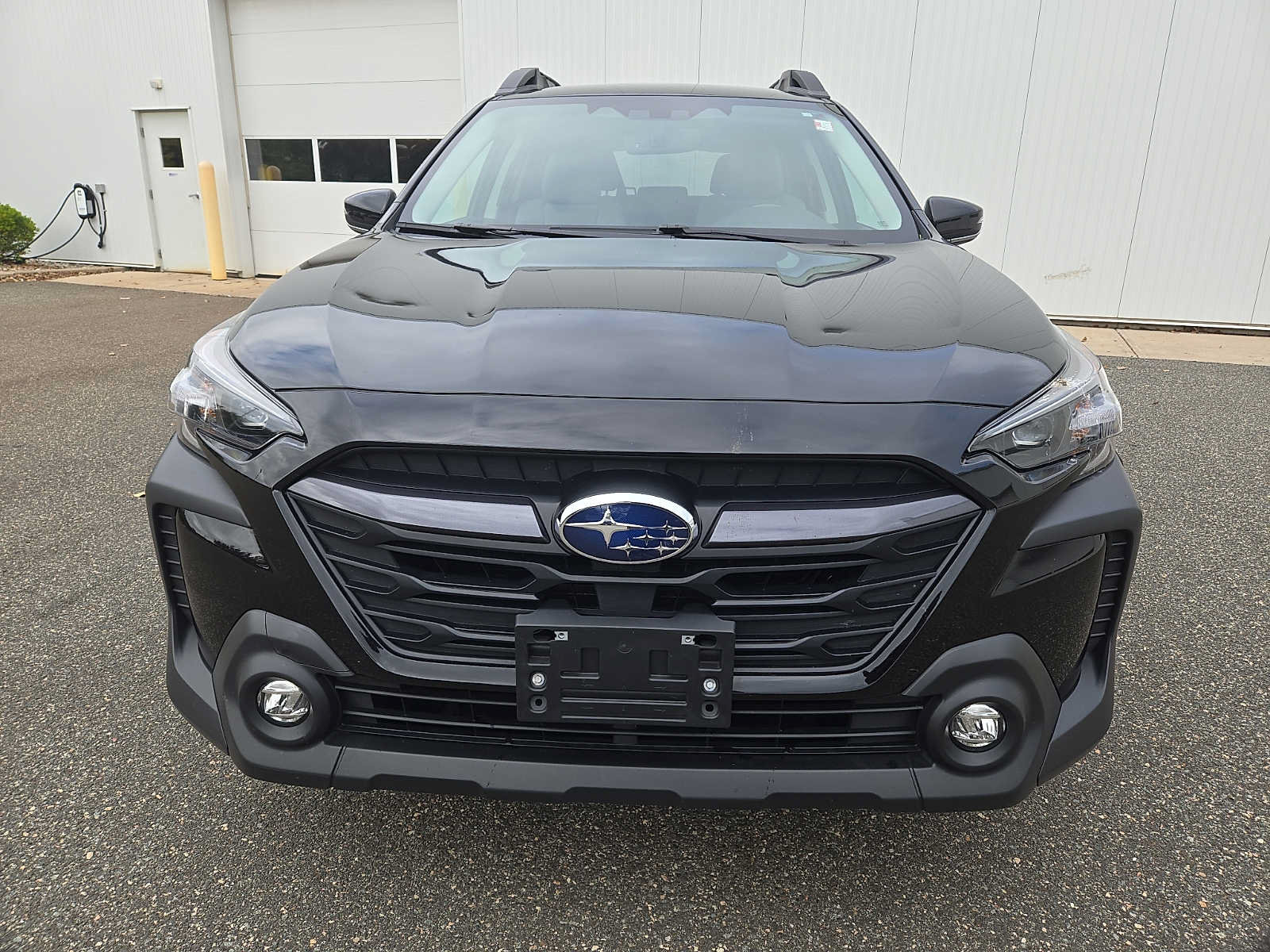 Used 2023 Subaru Outback Premium AWD/4WD image 2