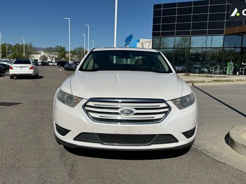 Used 2017 Ford Taurus Limited FWD image 2