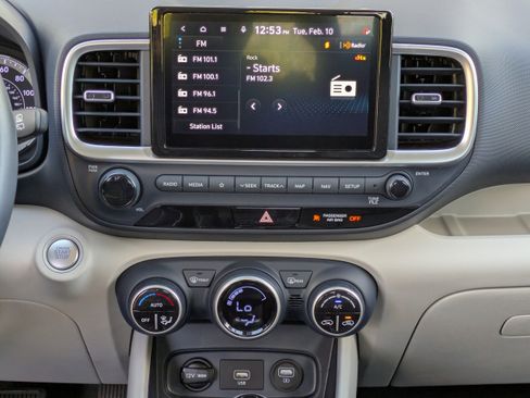 Used 2021 Hyundai Venue w/ Cargo Package image 13