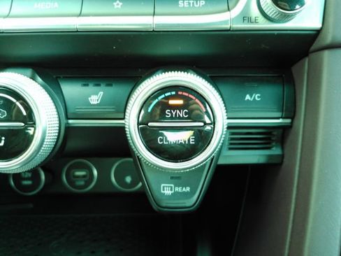 Used 2022 Genesis G70 2.0T w/ Prestige Package image 47