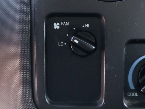 Used 2017 Ford E-450 and Econoline 450 Super Duty w/ Power Windows & Locks Group image 26