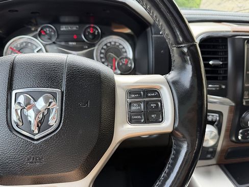 Used 2017 RAM 1500 Laramie w/ Convenience Group AWD/4WD image 19