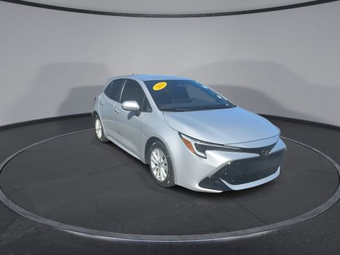 Used 2023 Toyota Corolla SE image 3