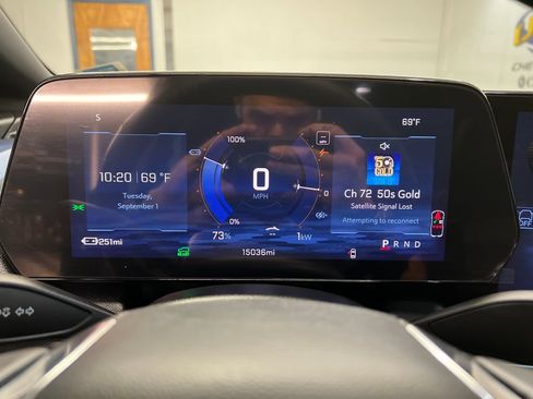 Used 2024 Chevrolet Equinox EV LT FWD image 19