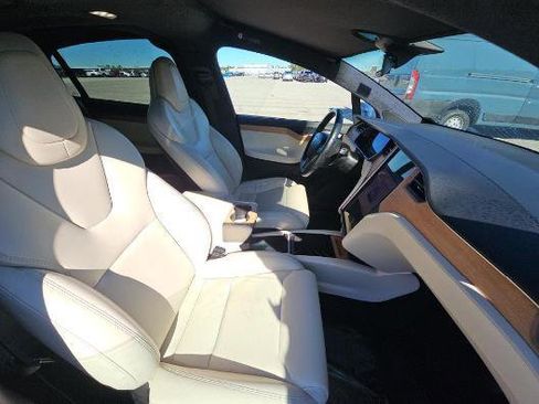Used 2019 Tesla Model X Long Range image 9