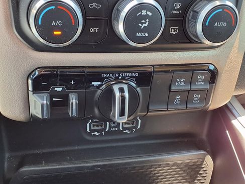 Used 2022 RAM 1500 Laramie AWD/4WD image 14