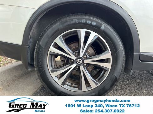 Used 2018 Nissan Rogue SL w/ Premium Package FWD image 9