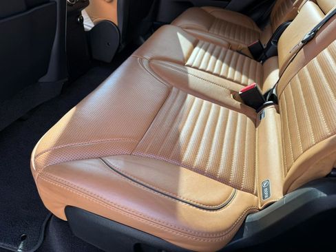 Used 2017 Land Rover Discovery HSE Luxury image 26