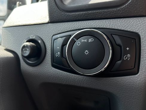 Used 2019 Ford Transit 250 148 High Roof RWD image 4