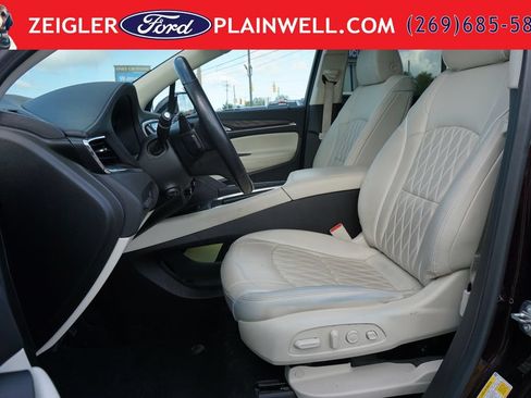 Used 2023 Buick Enclave Avenir w/ Avenir Technology Package AWD/4WD image 19