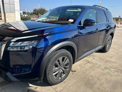 Used 2024 Nissan Pathfinder SV