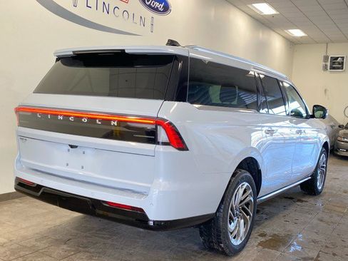 New 2026 Lincoln Navigator L Reserve image 17